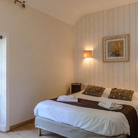 Le Vieux Moulin Hotel Hédé Kültér fotó